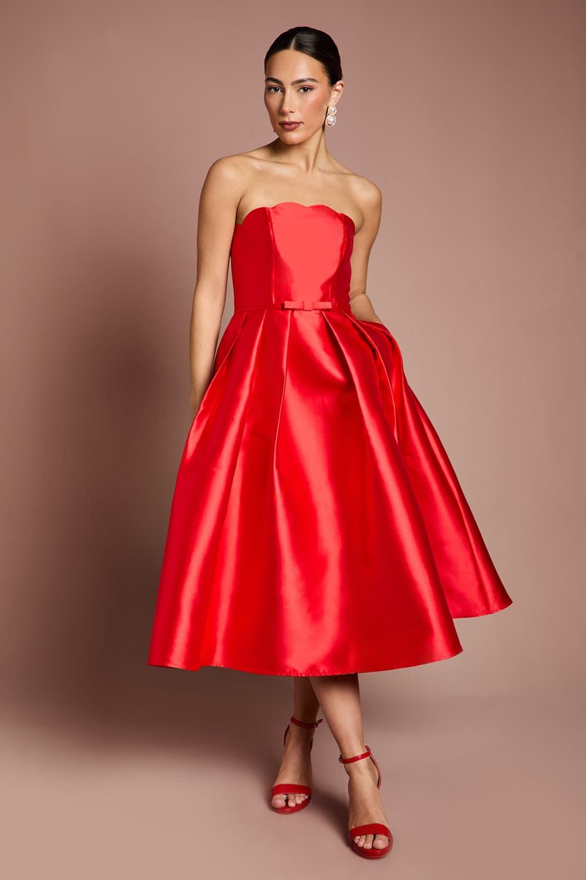 Coast Coast Women's Scalloped Strapless Midi Dress in Red