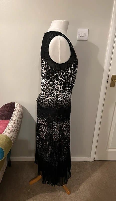 Mint Velvet Mint Velvet Ellen leopard print lace cami top & pleated midi skirt co-ord - size 10