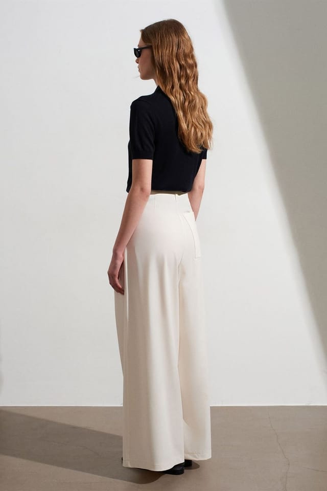 Dilvin Dilvin Women's High-Waist Wide-Leg Crepe Trousers in Cream - 2