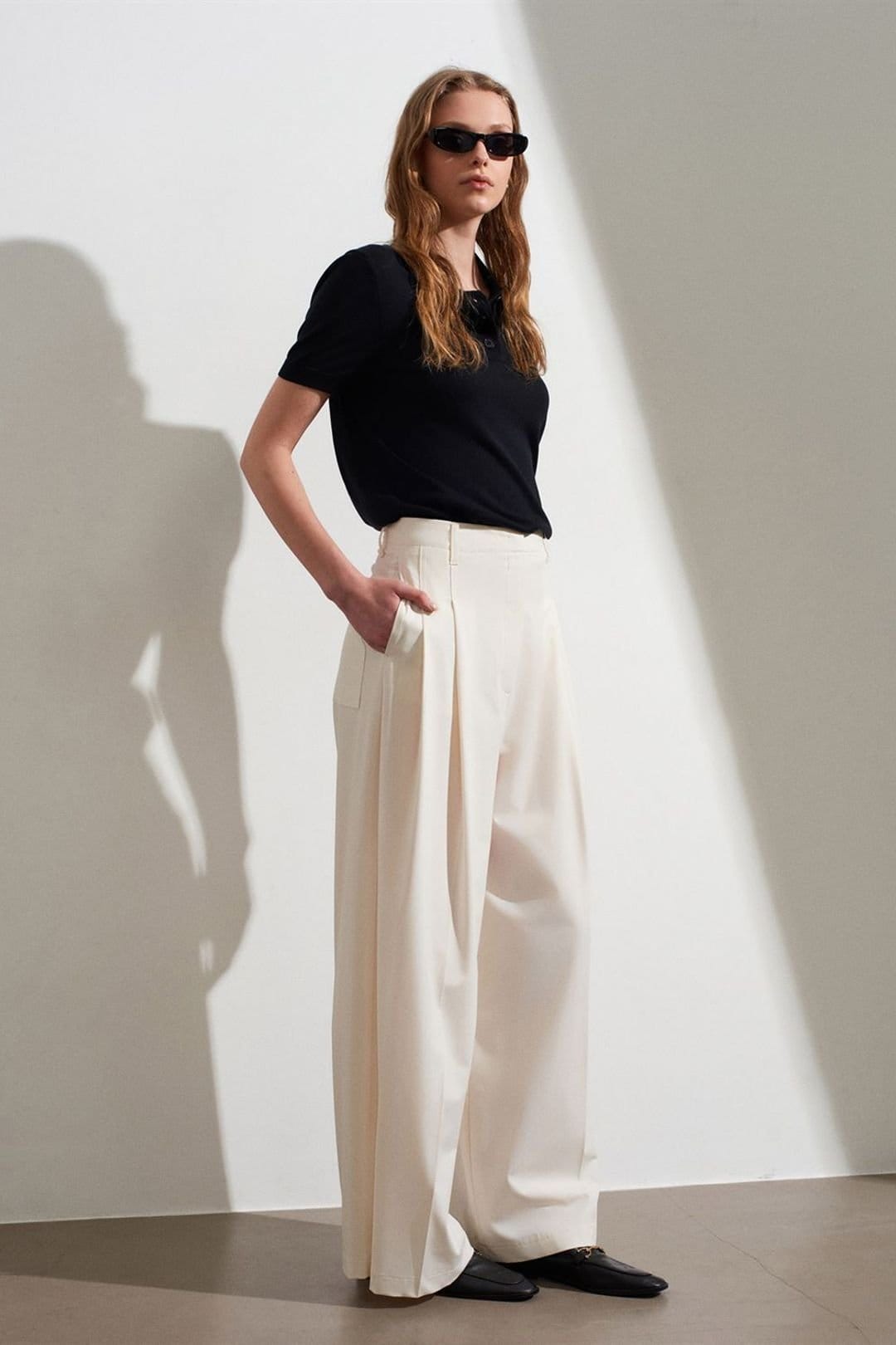 Dilvin Dilvin Women's High-Waist Wide-Leg Crepe Trousers in Cream - 4