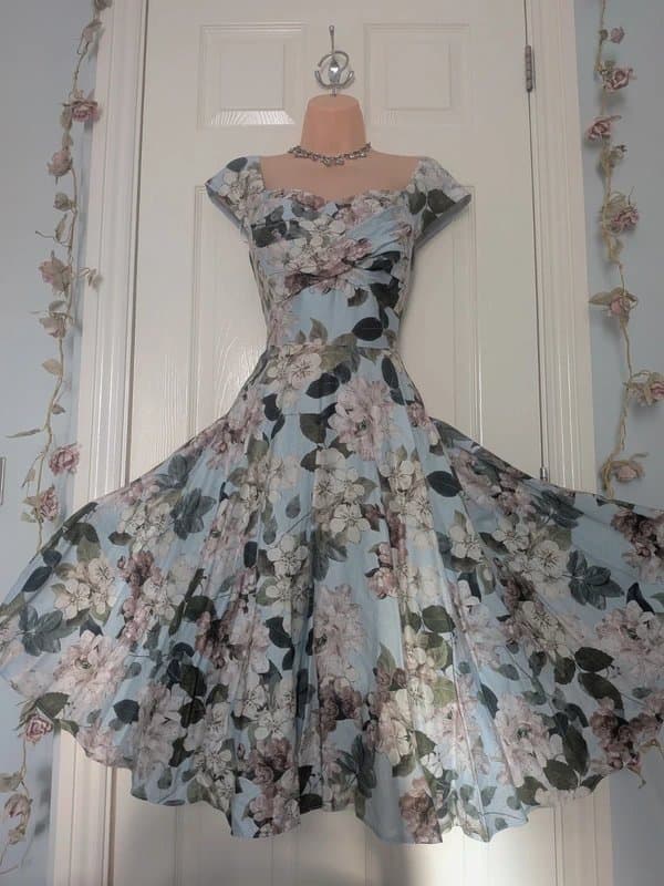 Phase Eight 🤍 Phase Eight Adele Pale Blue Cotton Blossom Print Fit & Flare Beautiful Dress Size 12 🤍