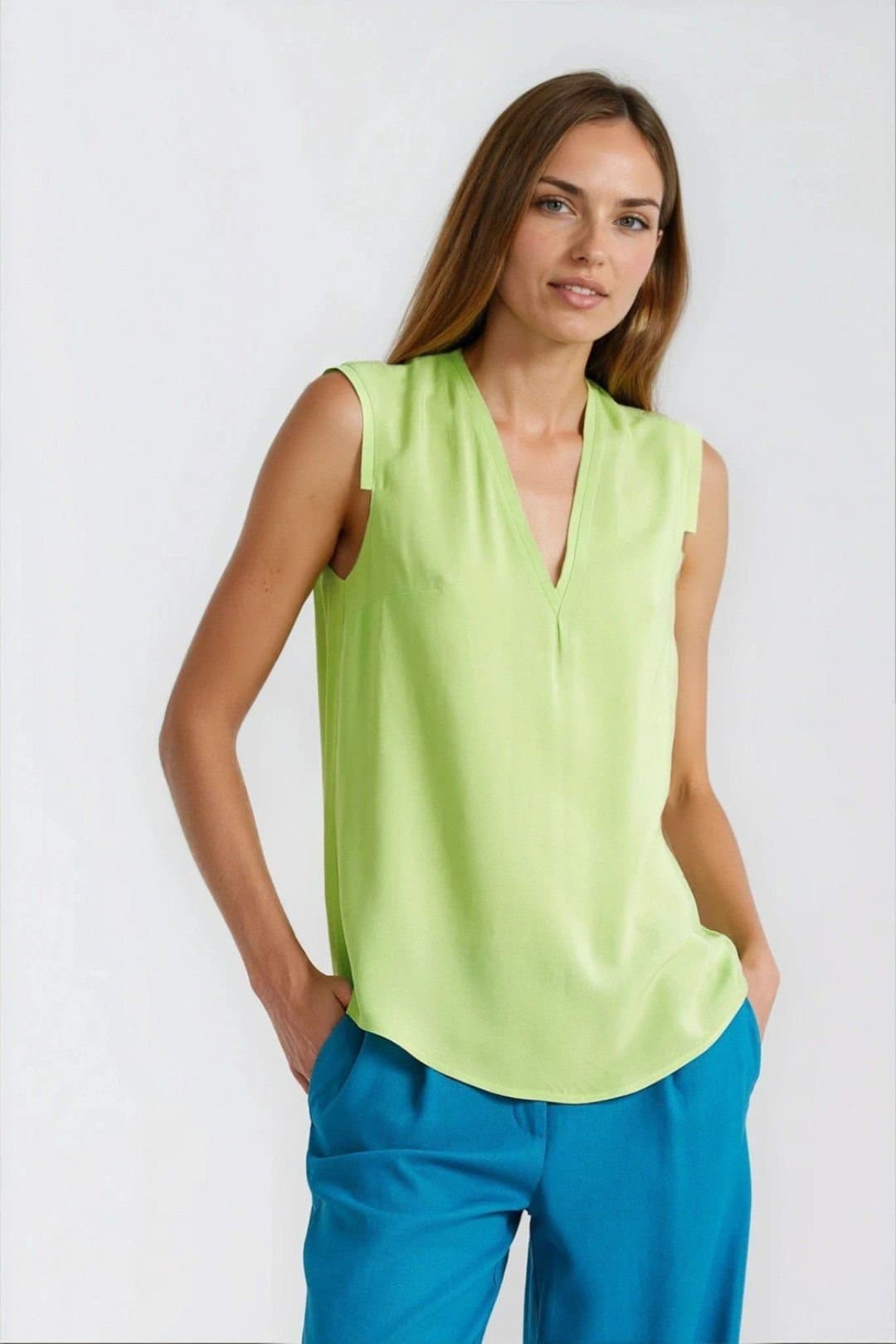 Love Lace Love Lace Green Viscose Sleeveless V-Neck Blouse