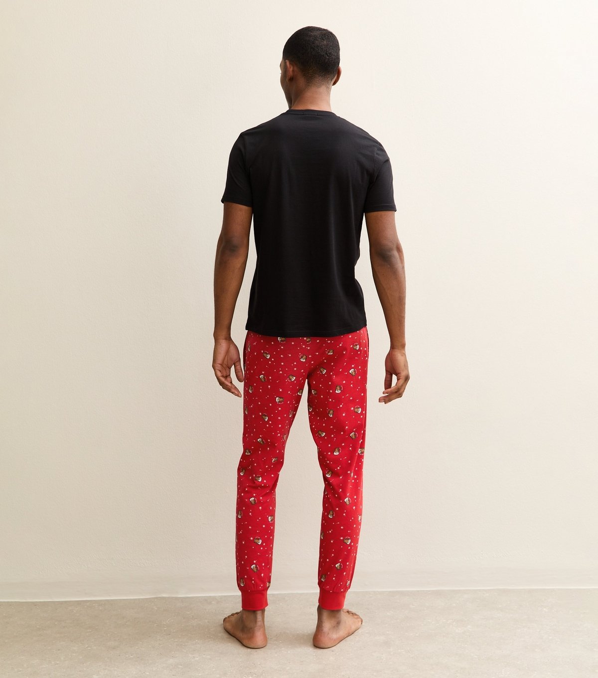 New Look Men's Red Regular Santa Print Top and Tapered Bottoms Pyjama Set New Look - 4