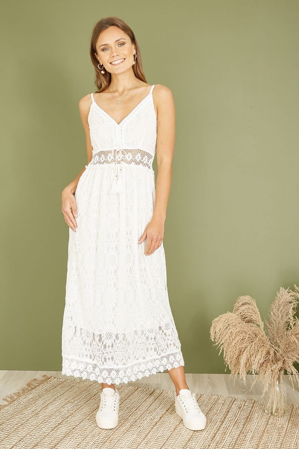 Yumi Yumi Women's White Lace Midi Sundress With Tassel Tie & Ruched Back