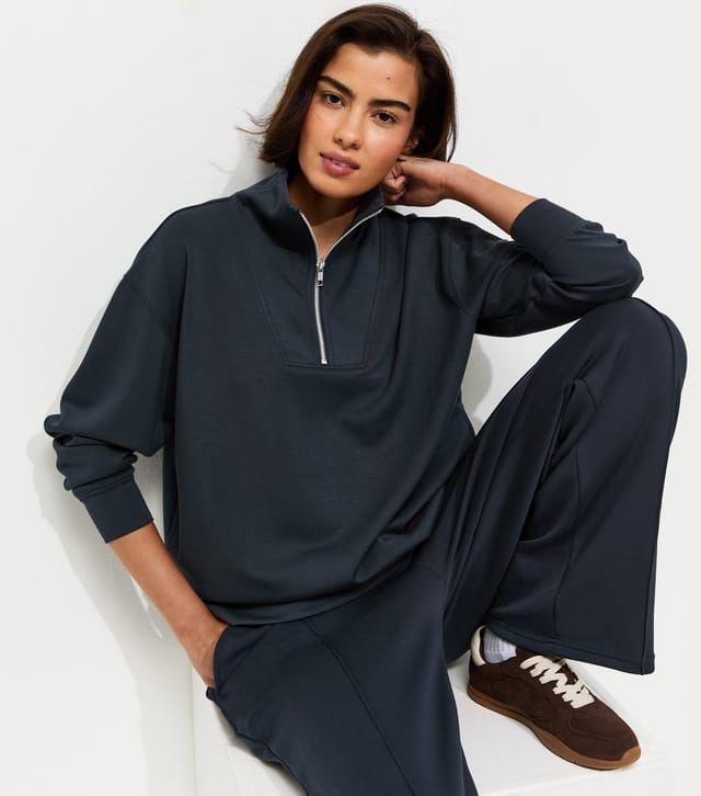 New Look Women's Premium Black Quarter Zip Sweatshirt New Look - 2