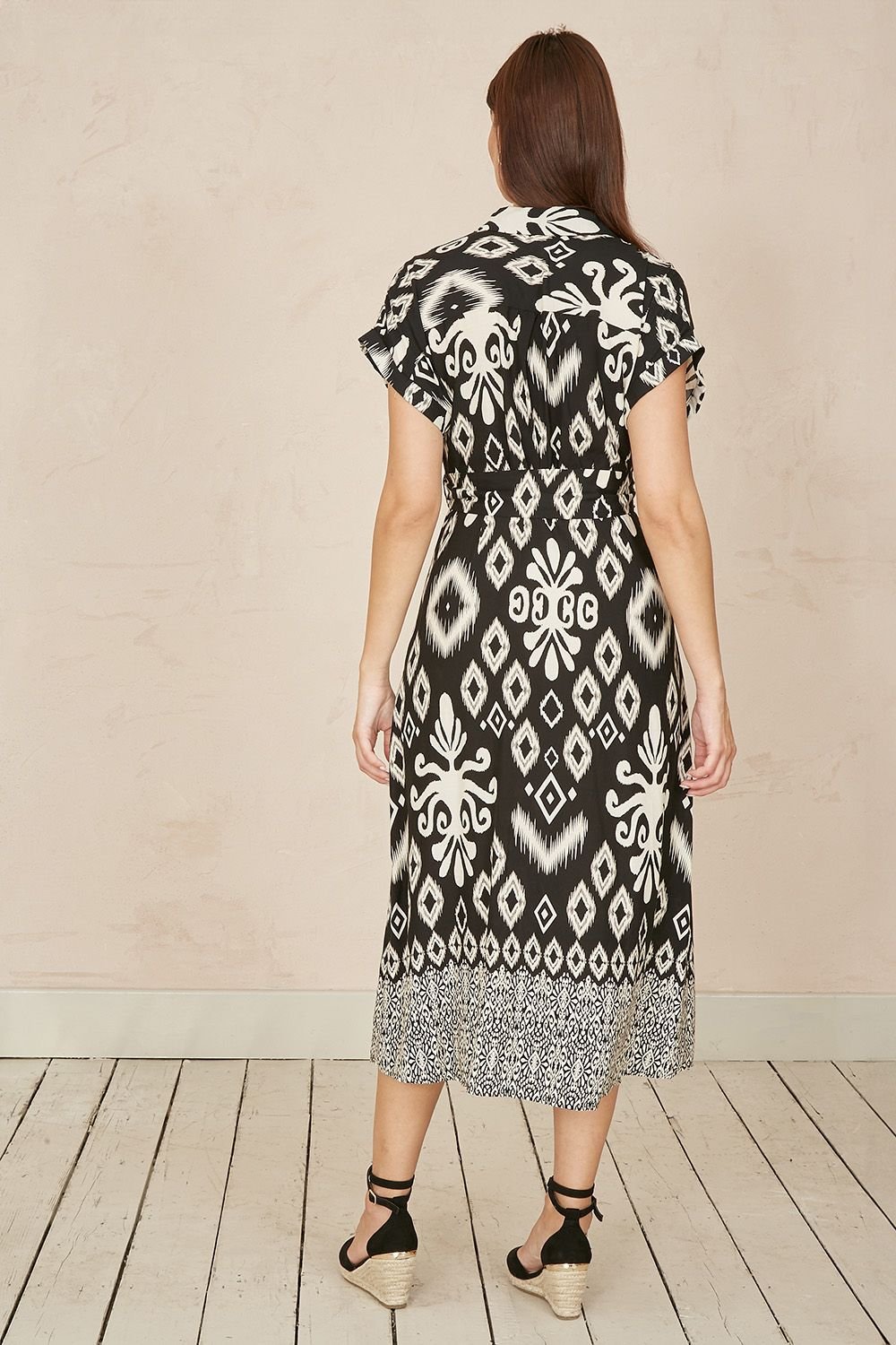 Yumi Yumi Women's Black Abstract Geo Print Relaxed Midi Shirt Dress With Belt - 3