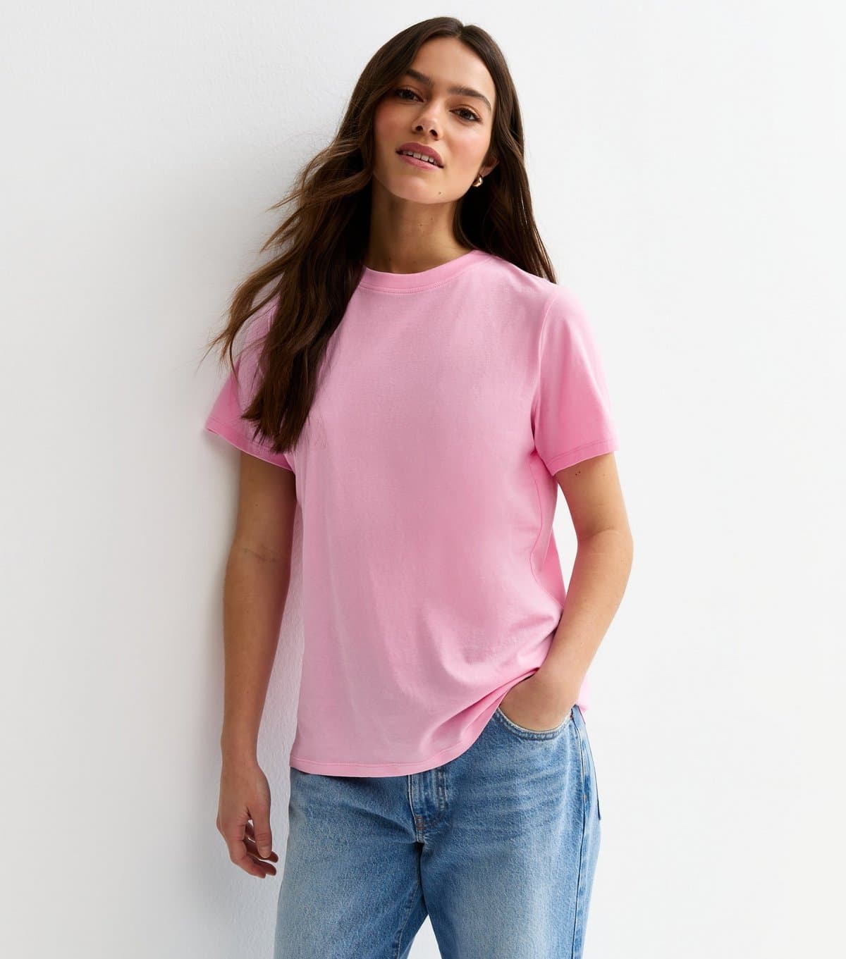 New Look Women's Petite Bright Pink Relaxed Crew Neck T-Shirt New Look
