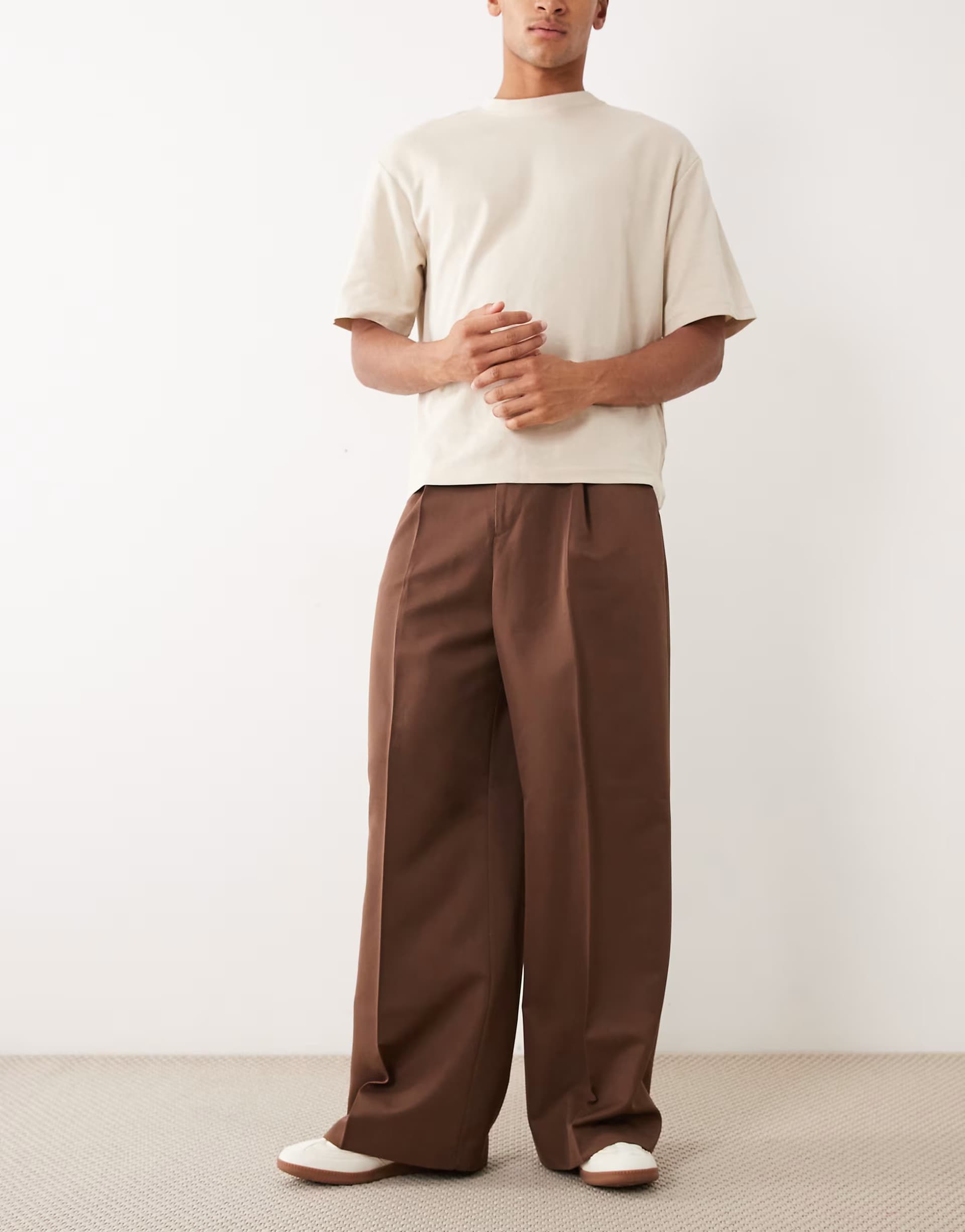 ASOS ASOS DESIGN smart pleated loose leg trousers in dark brown