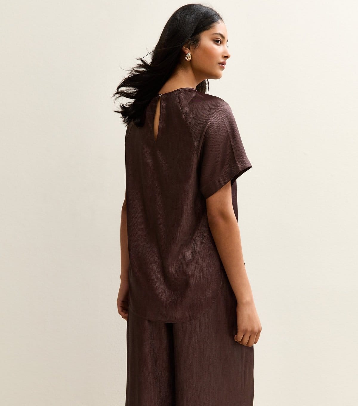 New Look Women's Burgundy Textured Satin Crew Neck Top New Look - 4