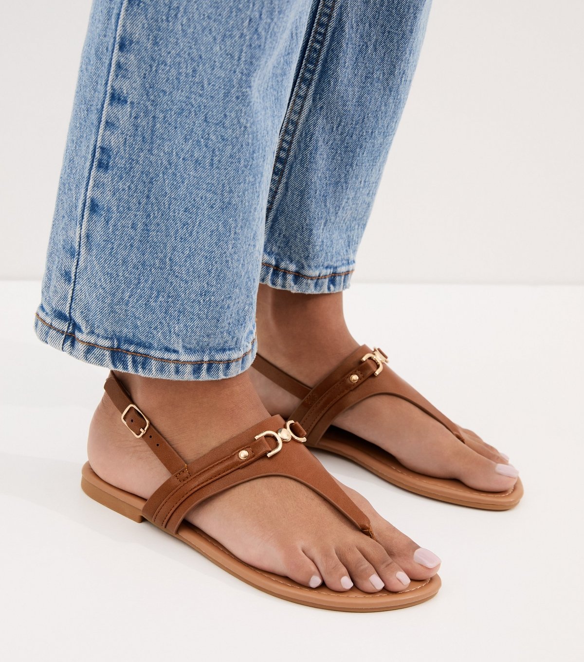 New Look Women's Wide Fit Tan Faux Leather Toe Post Sandals Vegan New Look - 2