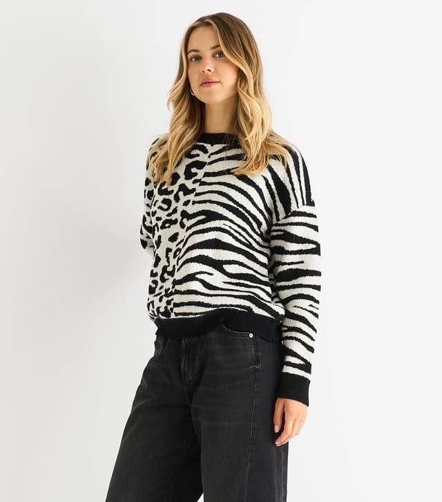 Gini London Women's Black Animal Patterned Jumper Gini London New Look - 3