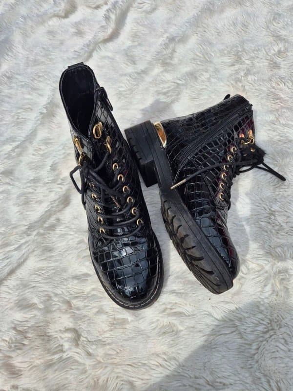 Topshop Top shop croc effect patent ankle lace up boots gold detail size 6