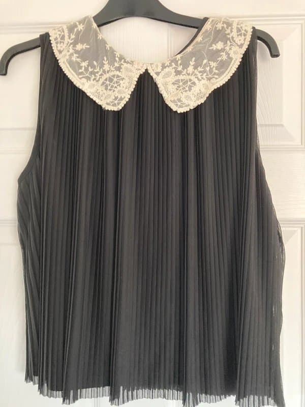 Topshop Beautiful lace collared black pleated top