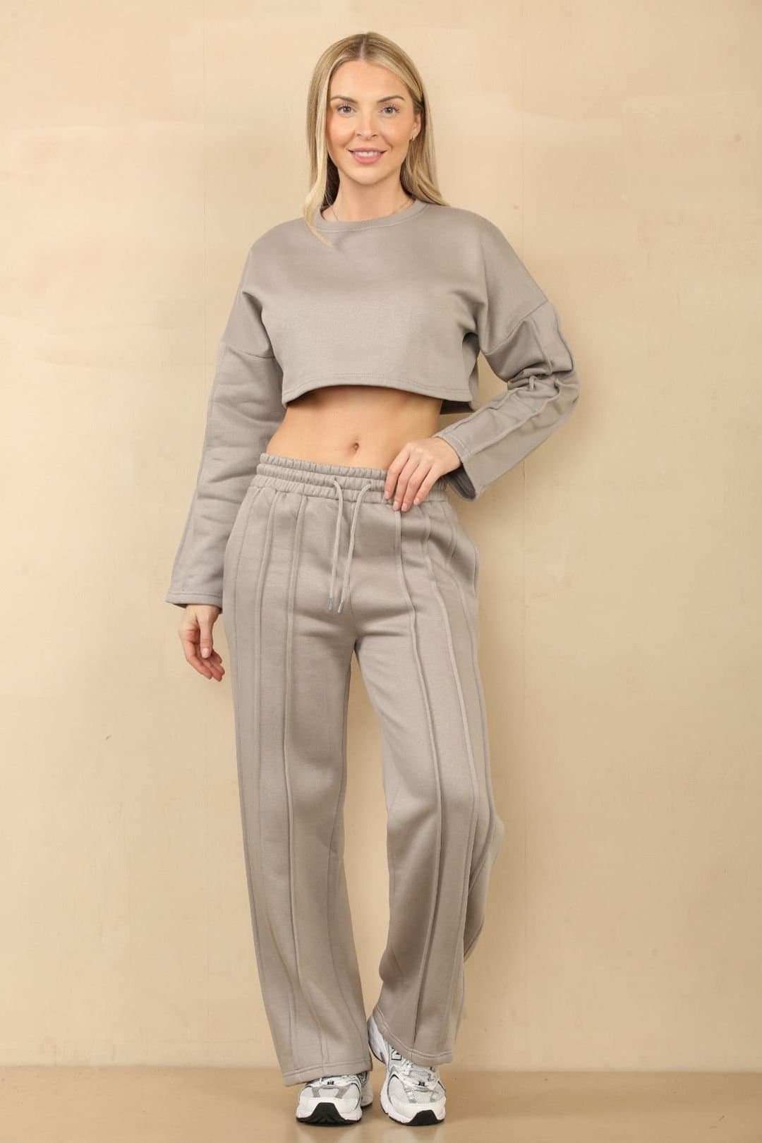 STYLEWISE STYLEWISE Women's Seam Detail Oversized Crop Top & Joggers Fleece Co-ord in Light Grey