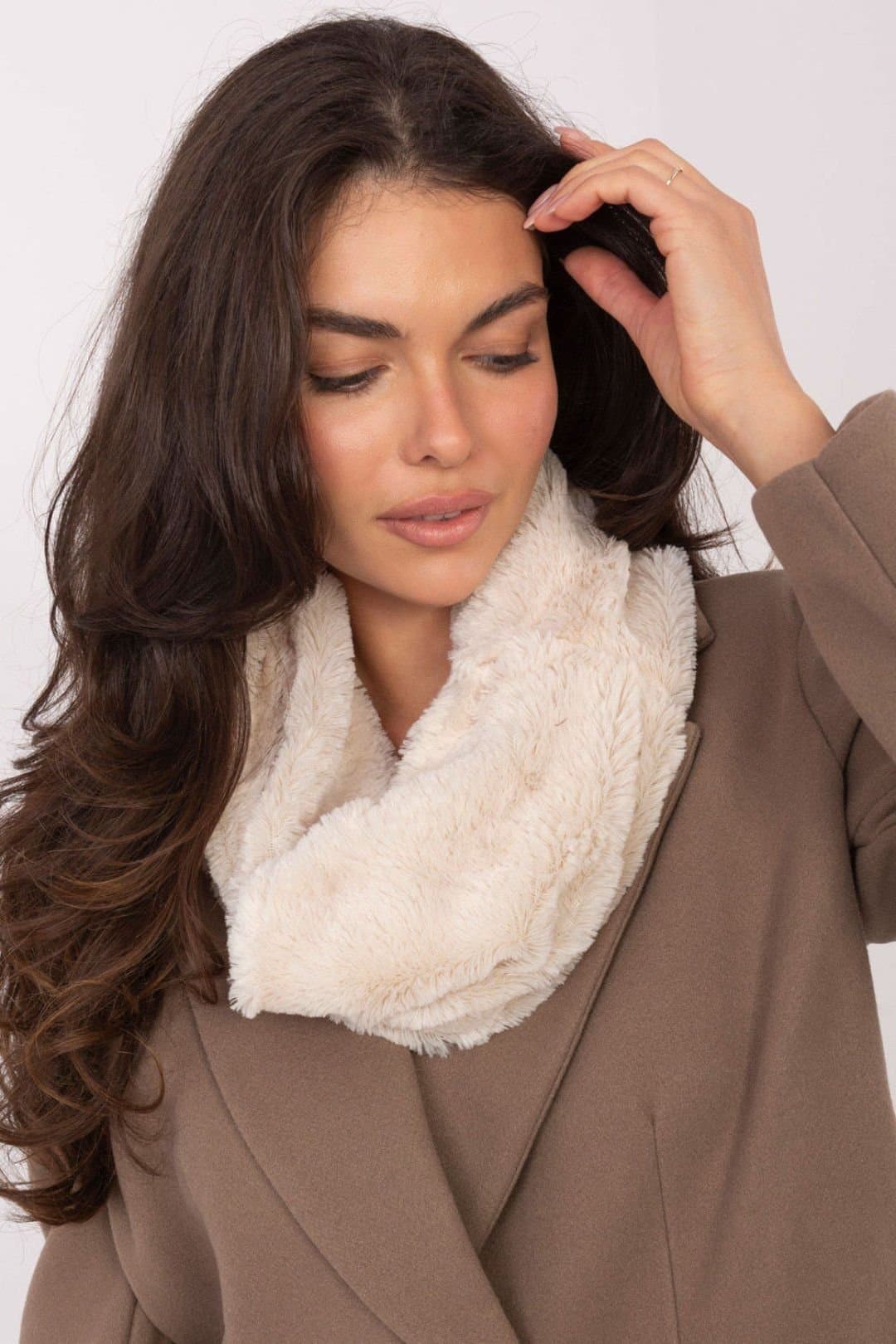 Love Lace Love Lace Women's Soft Fluffy Infinity Scarf Fur Collar for Warm Winter Comfort in Beige