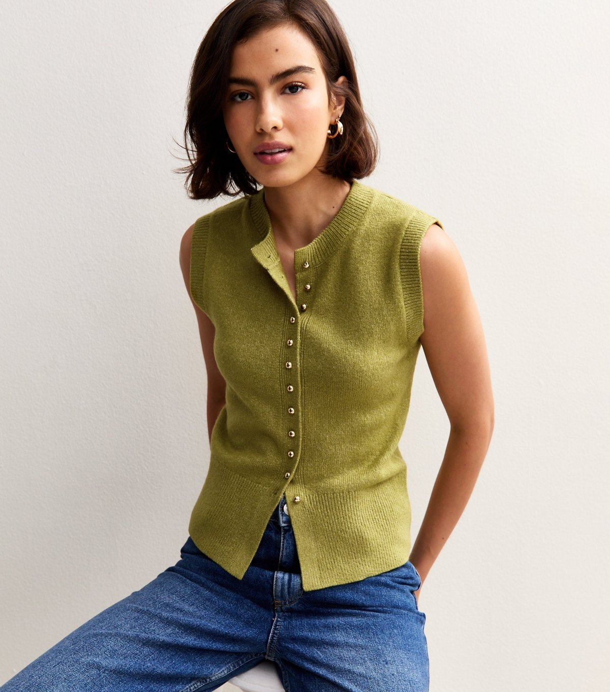 New Look Women's Green Crew Neck Contrast Button Knit Waistcoat New Look - 2