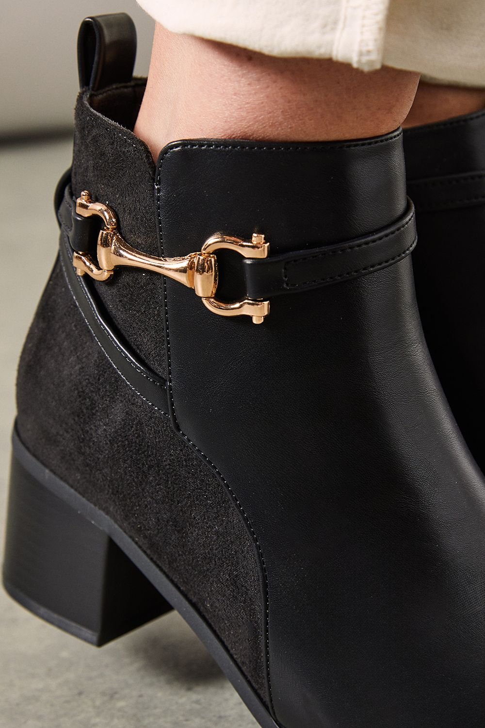 Wallis Wallis Women's Wide Fit Antonia Snaffle Detail Mid Heel Ankle Boots in Black - 4