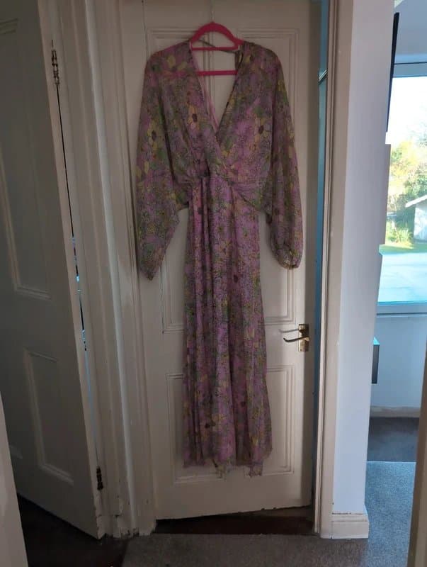 ASOS Beautiful ASOS chiffon type occasion dress. Perfect for wedding