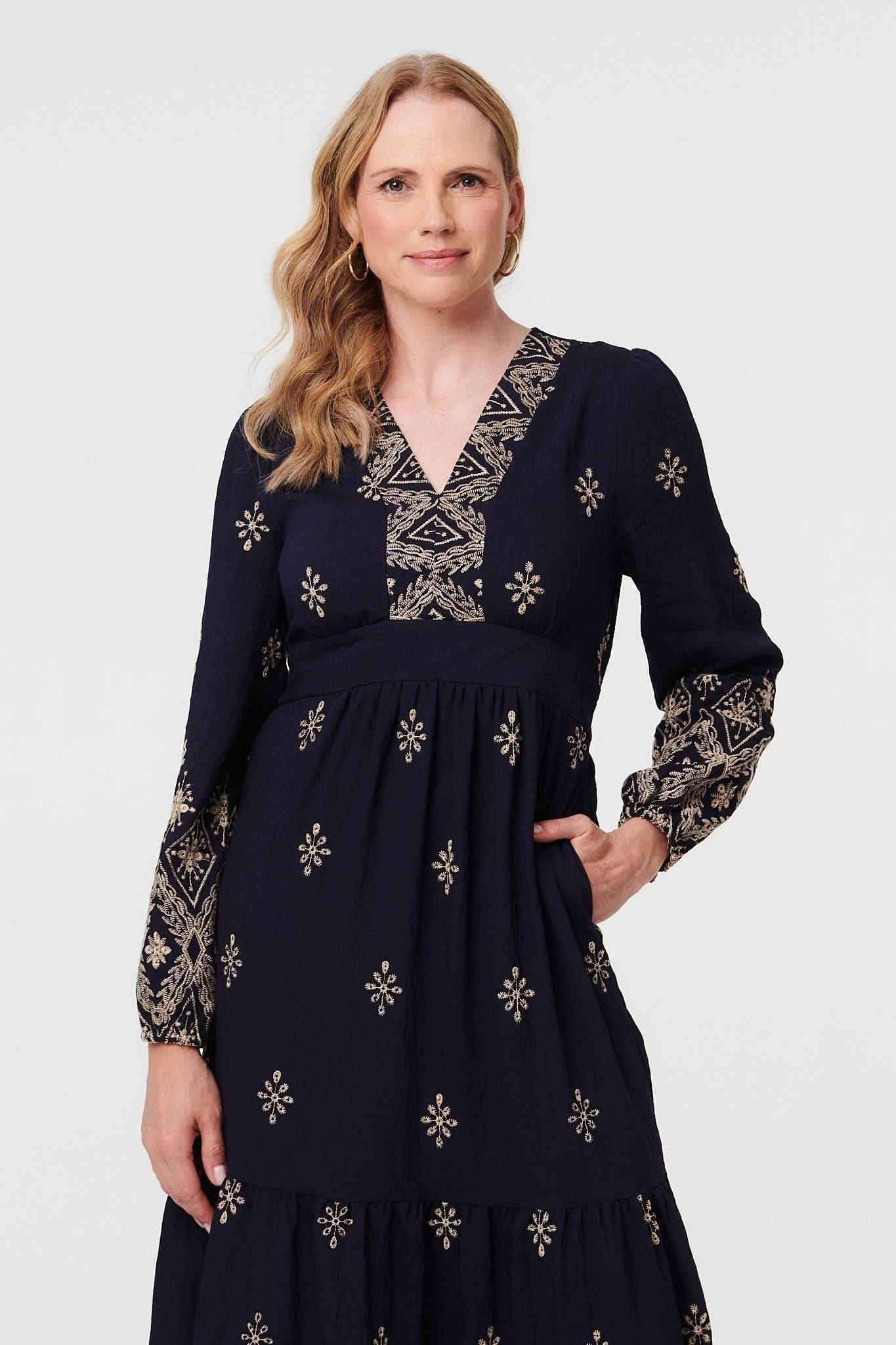 Izabel London Izabel London Women's Border Print Long Sleeve Maxi Dress in Navy - 4