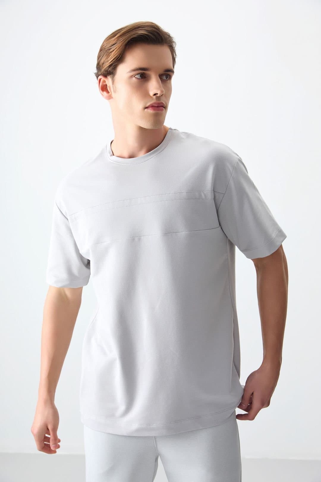 Tommy Life Tommy Life Men's Oversized Crew Neck T-Shirt in Light Grey