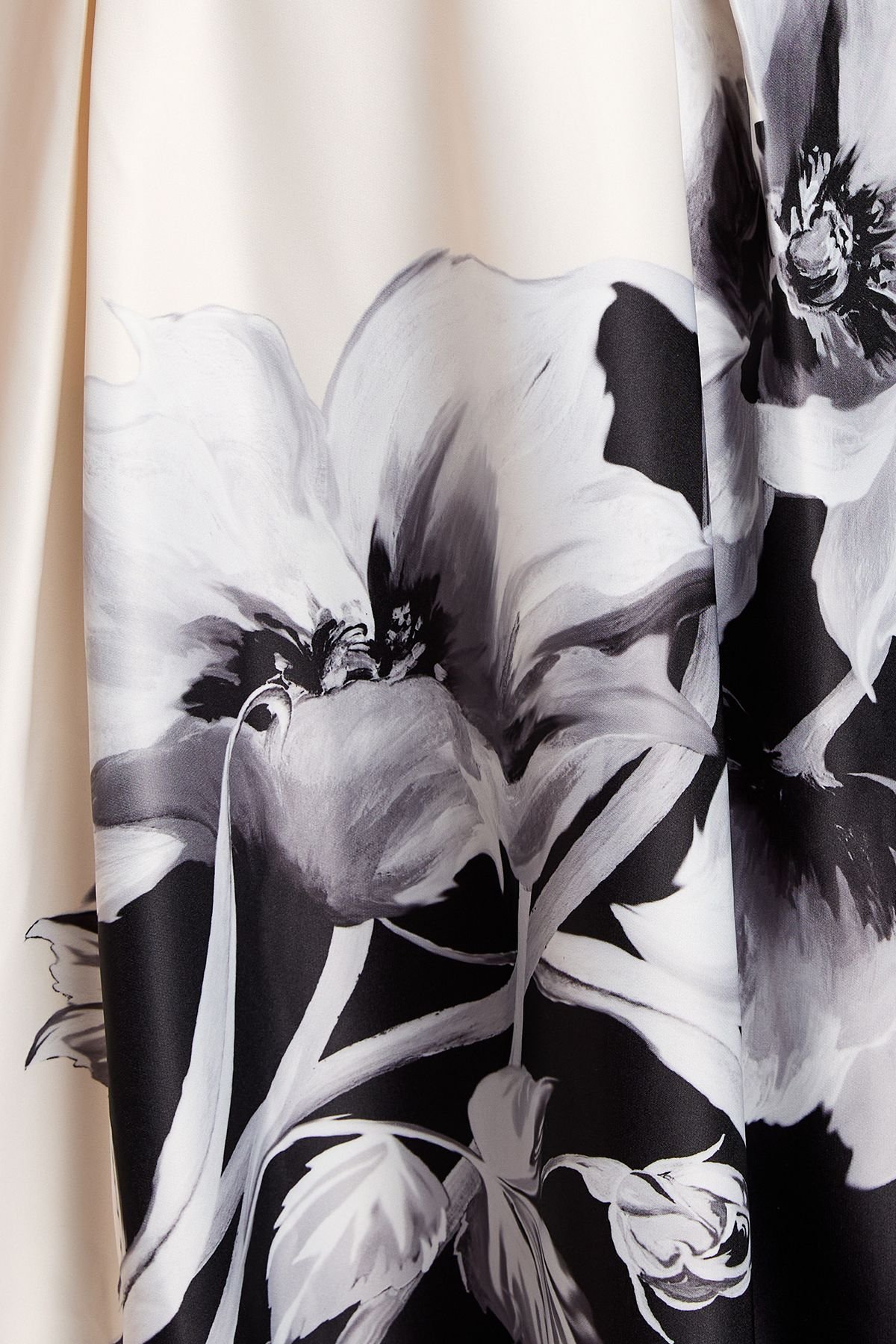 Coast Coast Women's Satin Midi Skirt With Placement Print in Black - 4