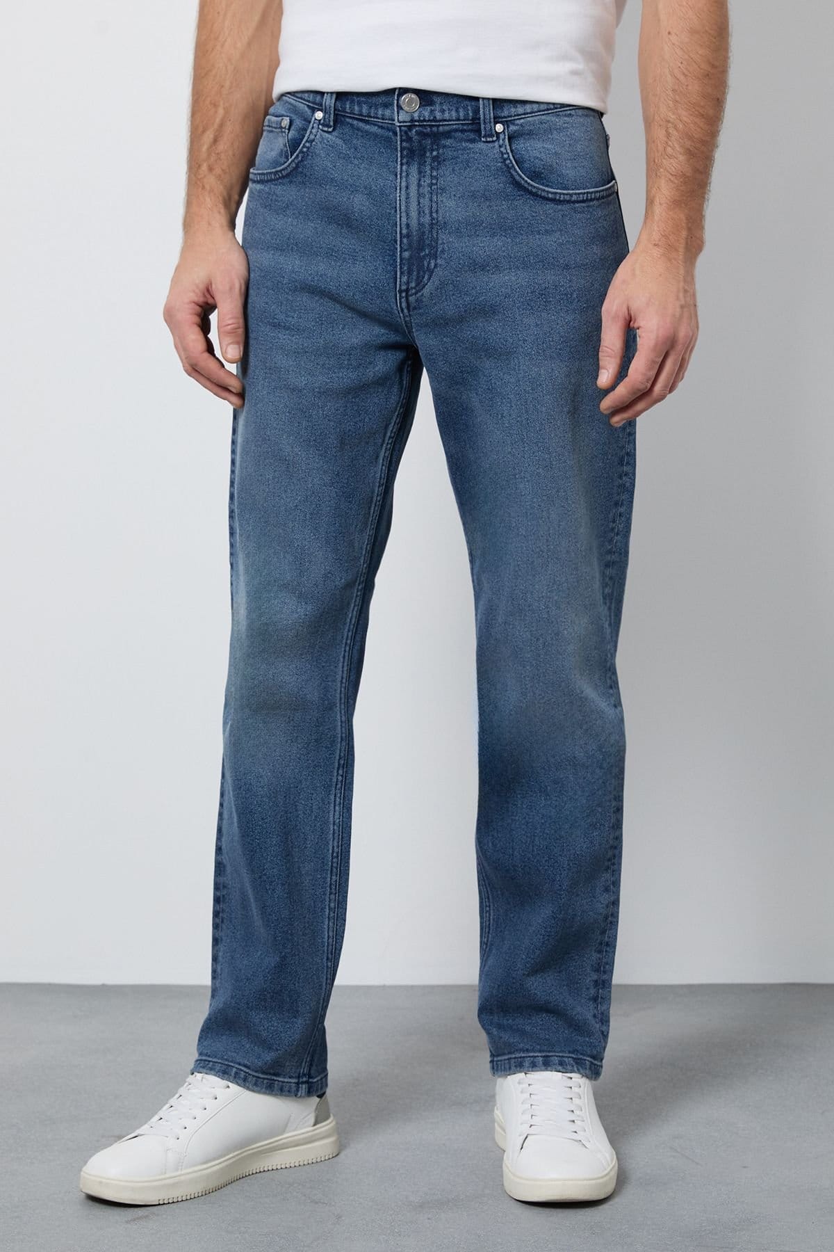 Maine Men's Light Vintage Wash Premium Stretch Straight in Light Blue