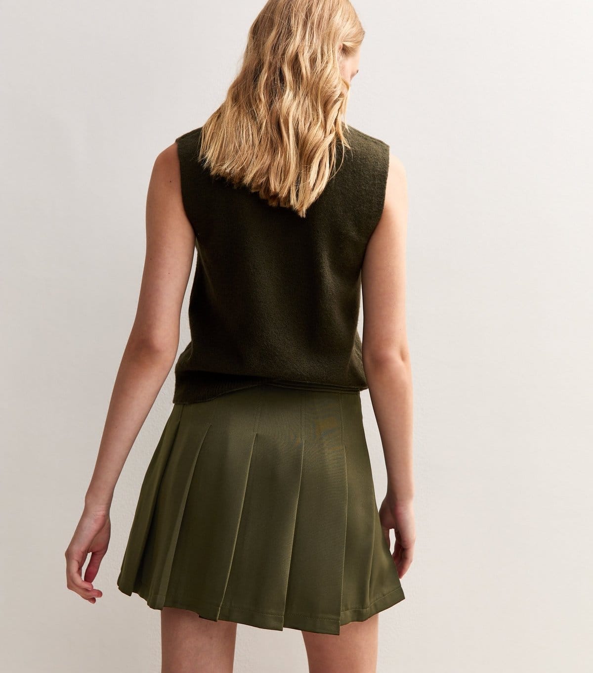New Look Women's Khaki Pleated Mini Skirt New Look - 4