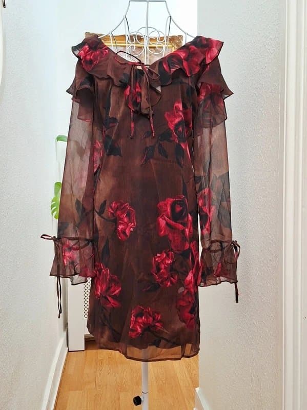 New Look Chiffon curve mini dress 18