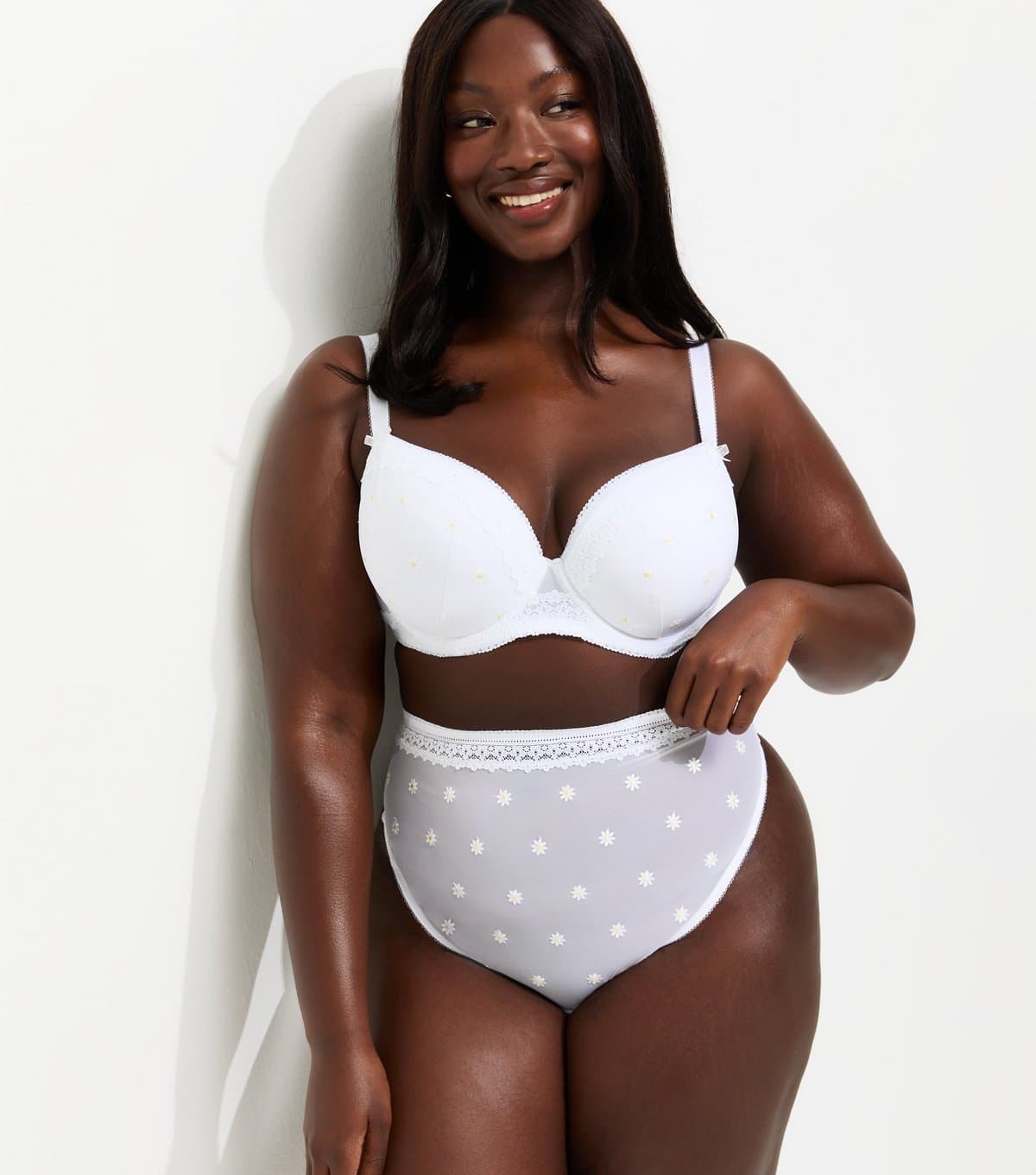 New Look Women's Plus Size White Semi-Sheer Daisy Embroidered High Waist Thong Curves New Look