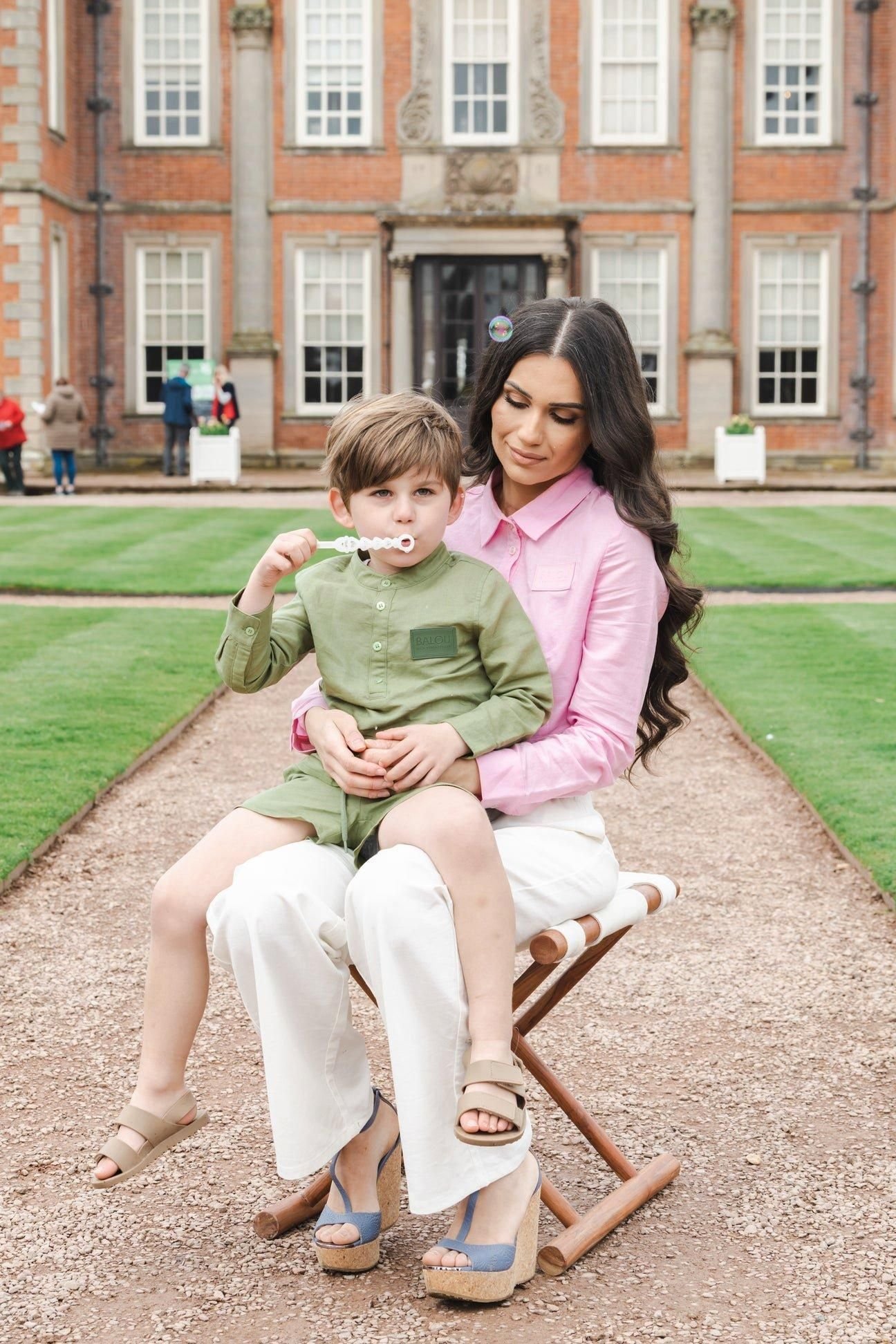 BALOU BALOU Women's Long Sleeve Cropped Linen Shirt in Pink - 4