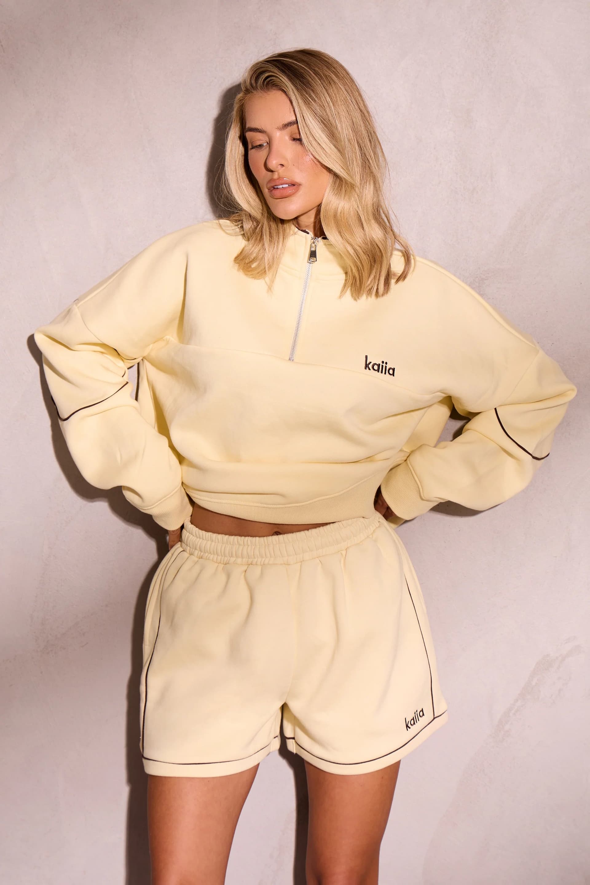 Kaiia Kaiia Contrast Piping Mini Shorts Lemon & Brown