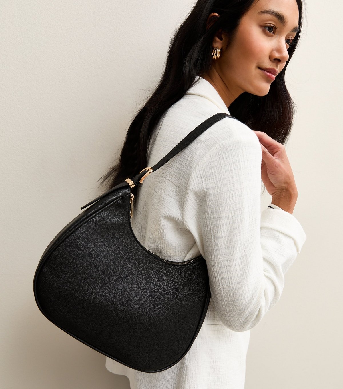 New Look Black Faux Leather Oversized Buckle Scooped Shoulder Bag New Look - 2