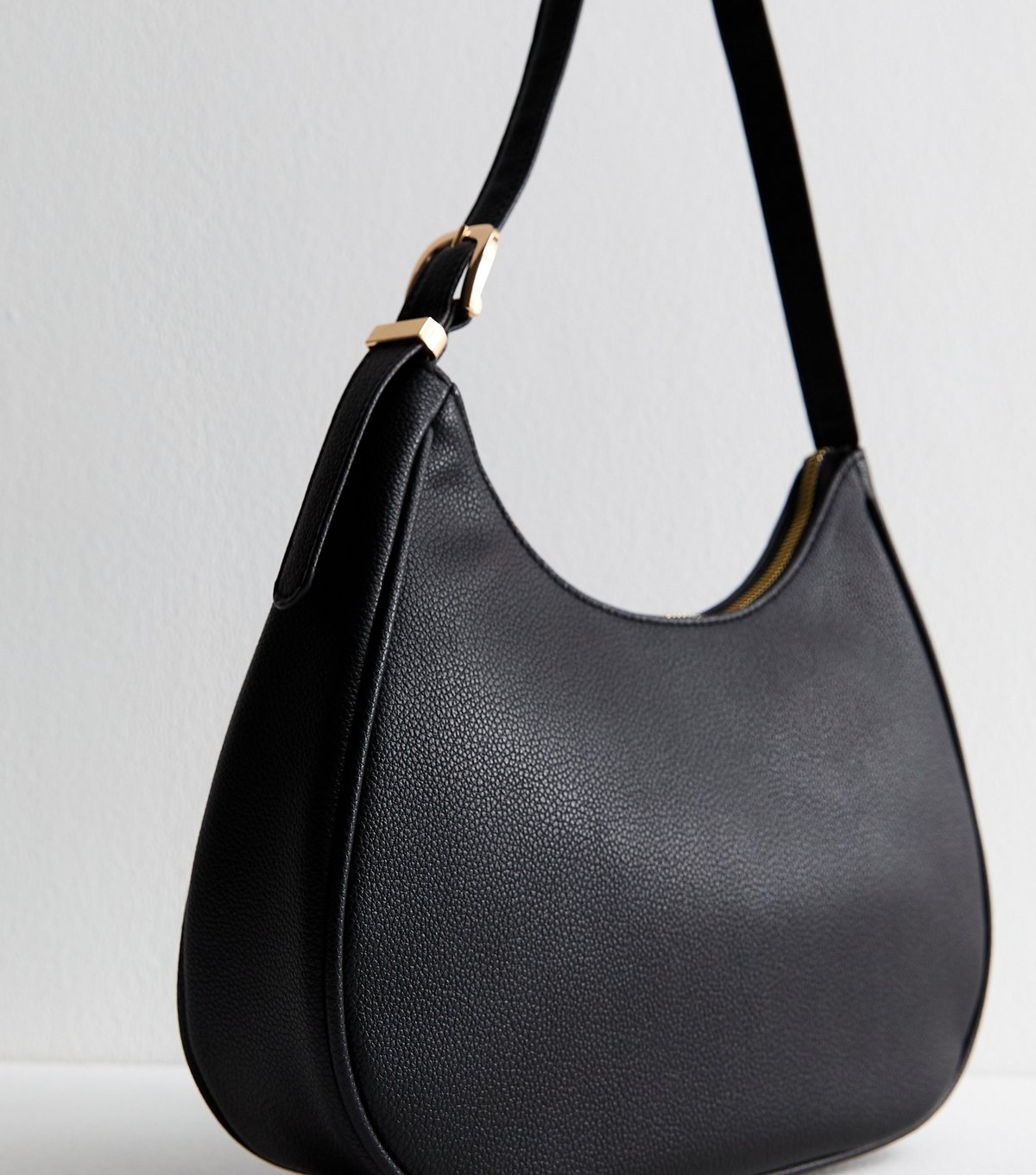 New Look Black Faux Leather Oversized Buckle Scooped Shoulder Bag New Look - 3