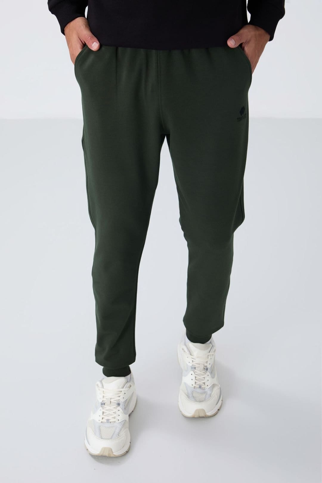 dark green