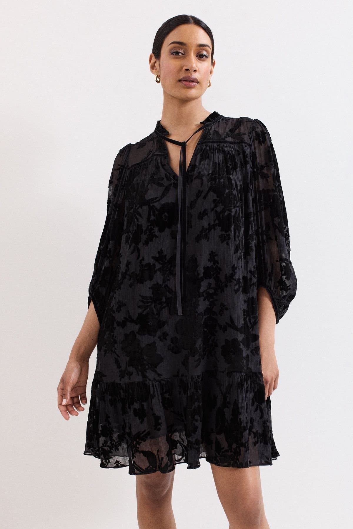 Phase Eight Phase Eight Women's Mila Velvet Dress in Jet Black