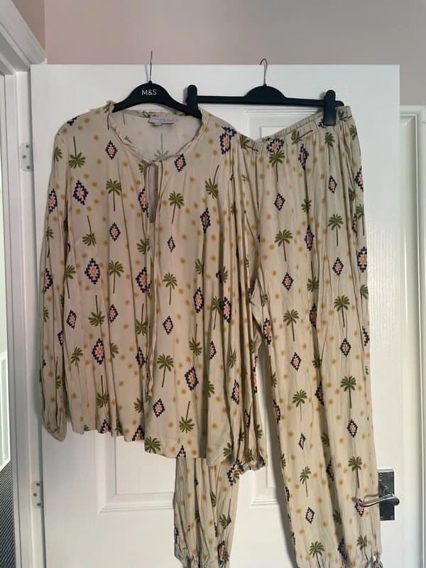 Never Fully Dressed Never fully dressed co ord summer print top and elasticated trouser size 14/16/18 as relaxed fit