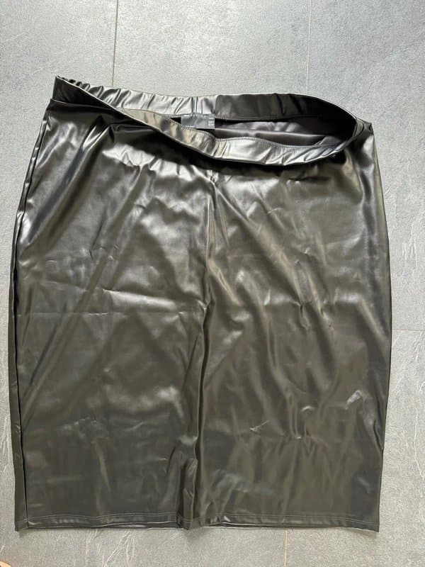 ASOS ASOS Design Curve Leather Look MIDI Pencil Skirt in Black