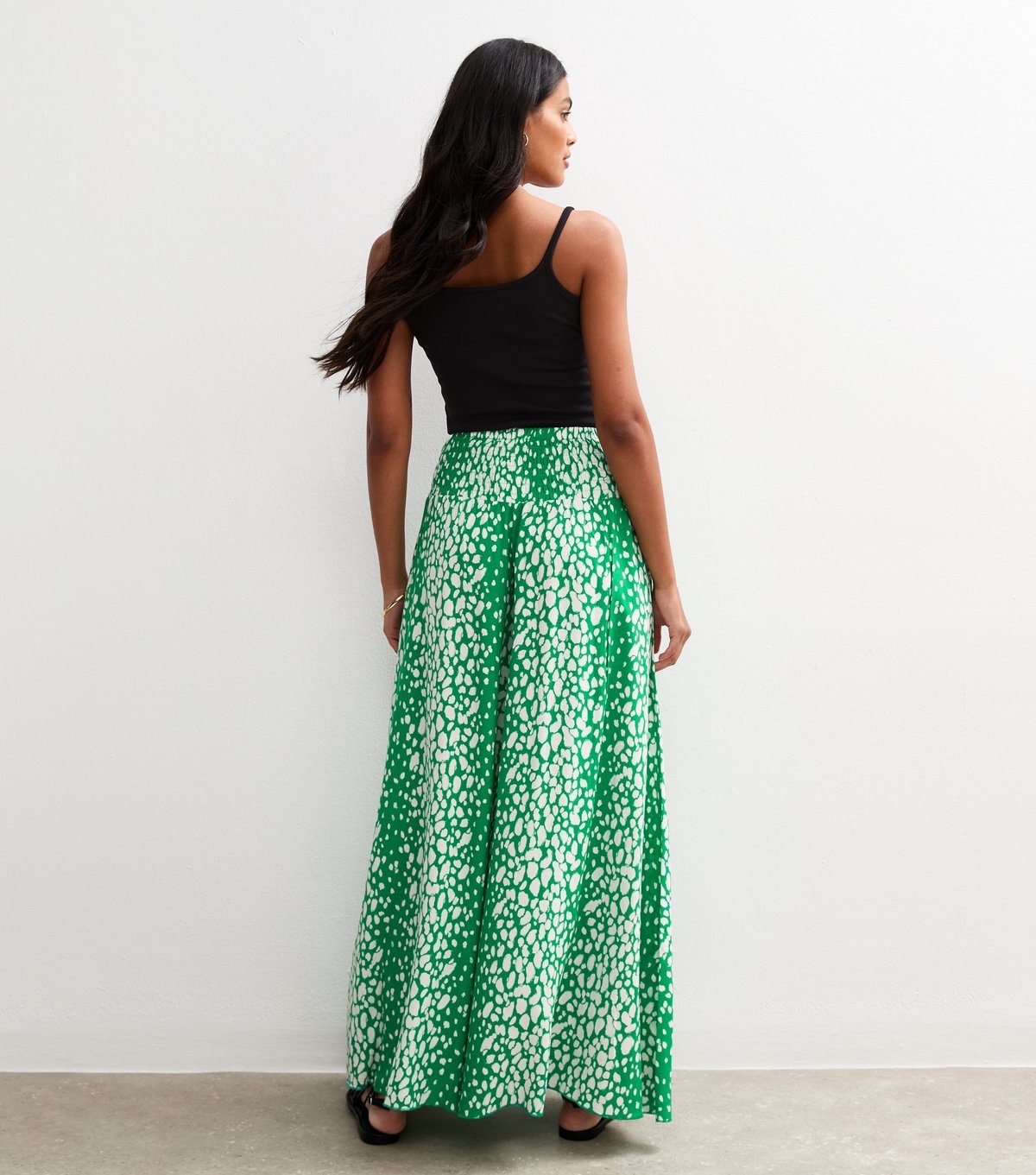 New Look Women's Green Abstract Print Wide Leg Trousers New Look - 4