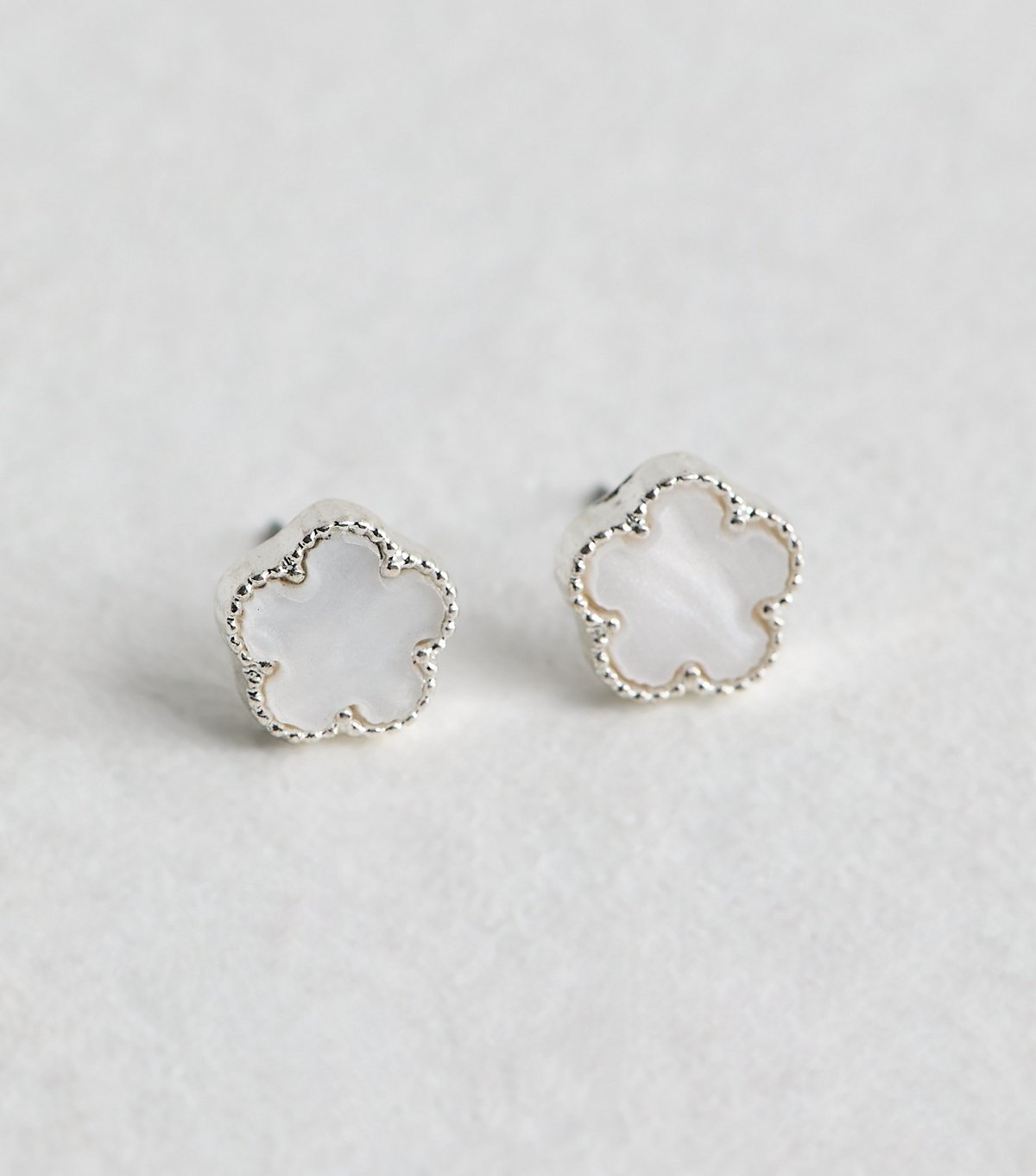 New Look White Flower Stud Earrings New Look - 3