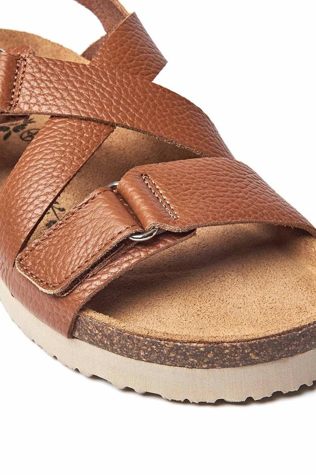 Moshulu Moshulu Women's 'Towan' Leather Strap Cork Sandals in Tan - 3