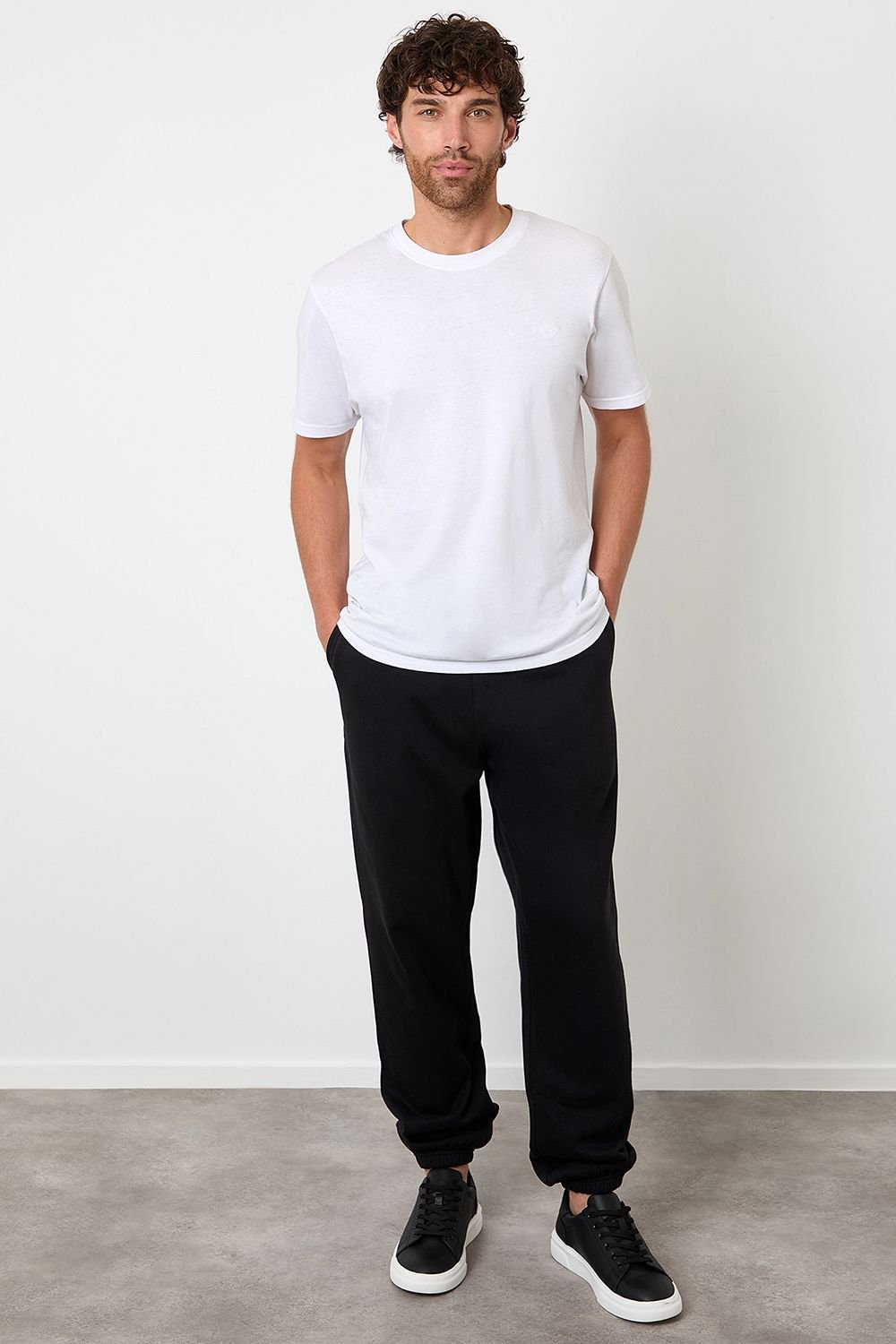 Threadbare Threadbare Men's Relaxed Fit Cuffed Joggers in Black - 3