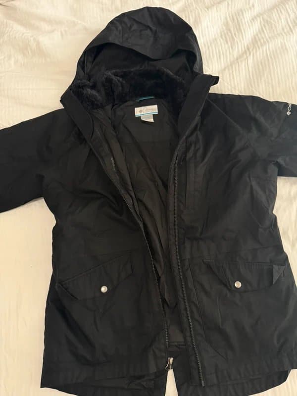 Columbia Rare Vintage Columbia Sportswear Women’s Fur Hooded Insulated Ski/Winter Jacket Size Small