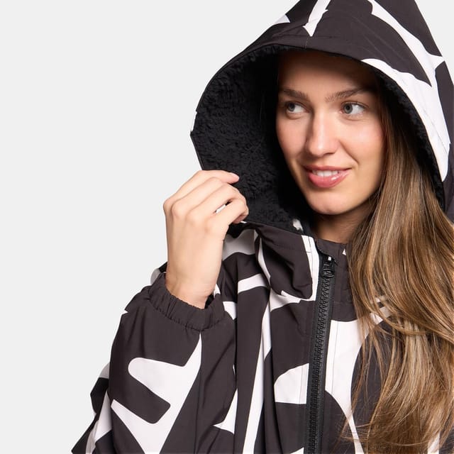OHS OHS Women's 2 Piece Geo Print Changing Robe & Half-Zip Teddy Fleece Co-Ord Set in Black - 3