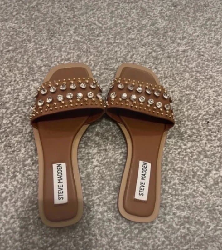 Steve Madden Steve Madden flat sandals with beads in tan