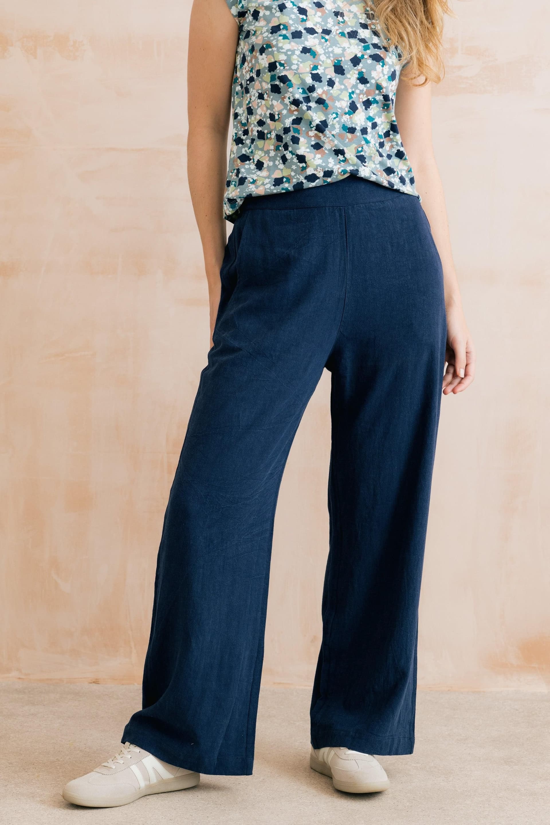Lily & Me Lily & Me Women's Grace Wide Leg Linen Blend Trousers in Navy