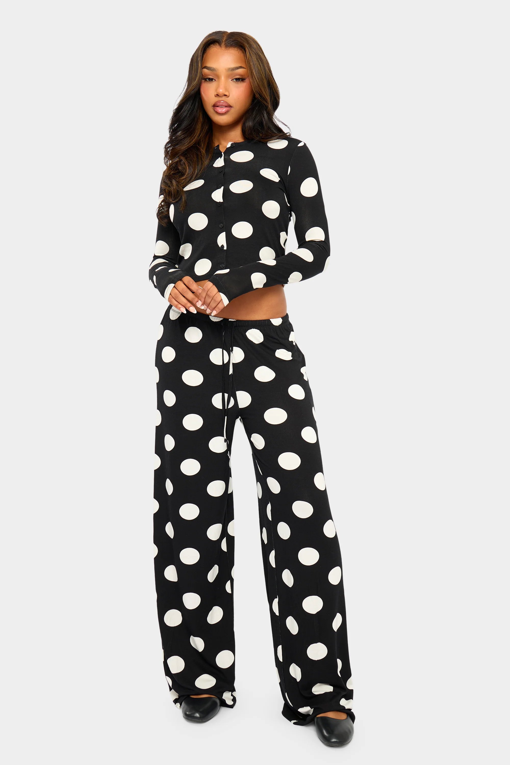 Kaiia Kaiia Large Polka Dot Button Up Long Sleeve Crop Top Black & Cream - 3