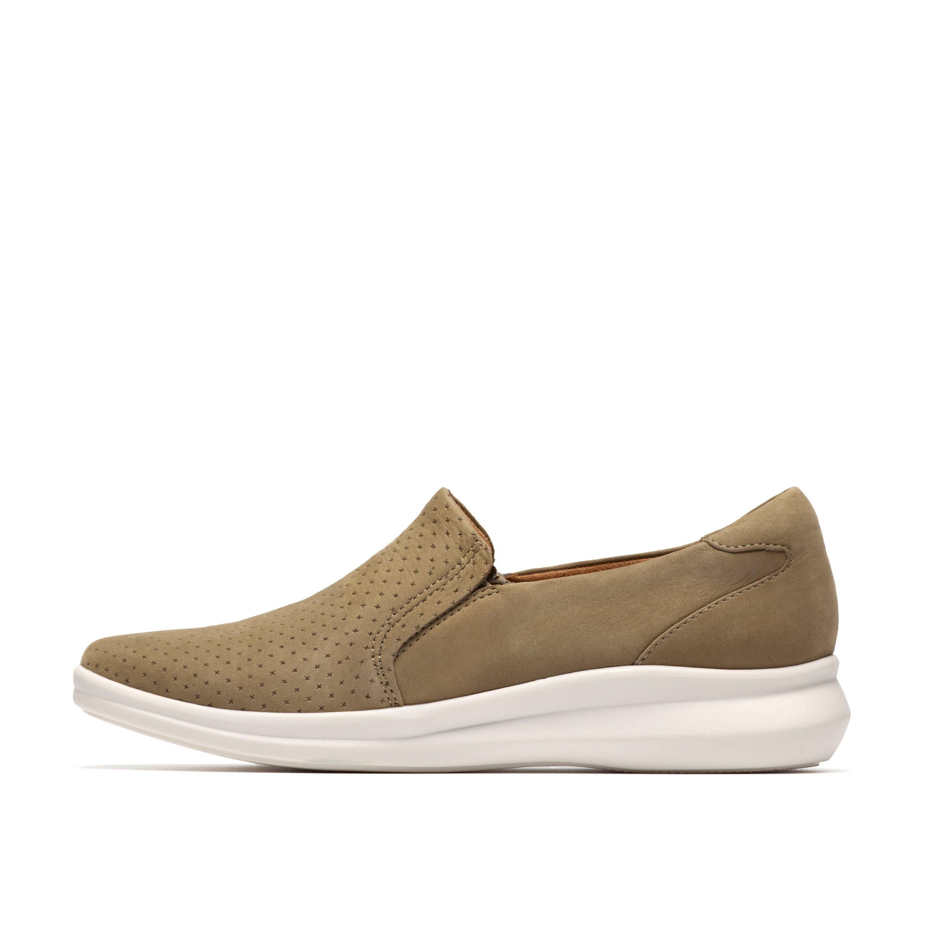 Clarks Clarks Women's Lynell Sky Stone Nubuck Slip Ons in Beige - 2