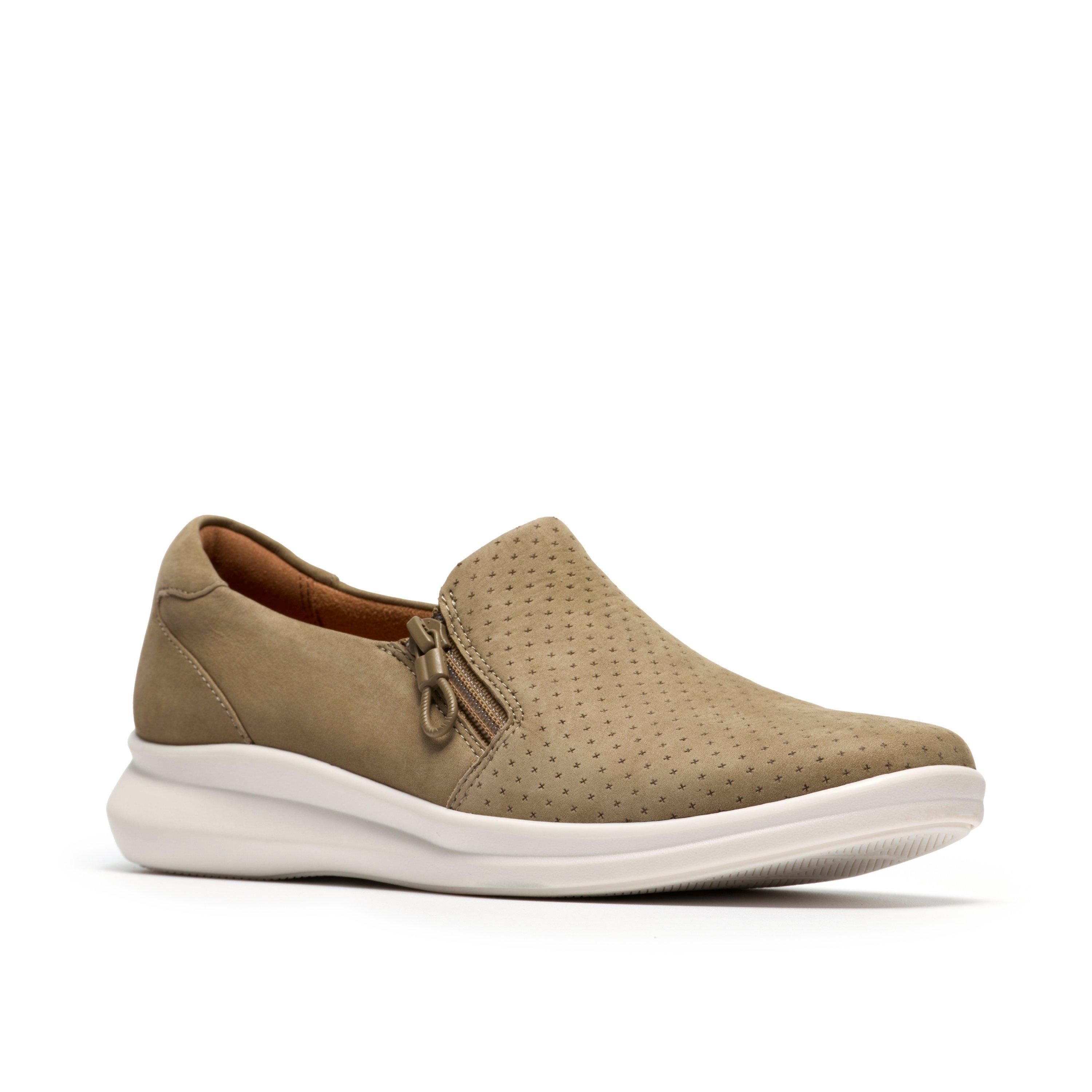 Clarks Clarks Women's Lynell Sky Stone Nubuck Slip Ons in Beige - 4