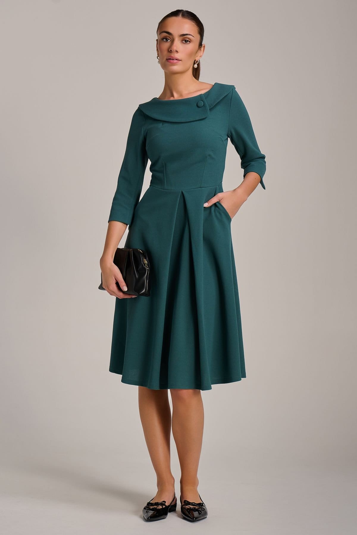 Jolie Moi Jolie Moi Women's Fold Collar Button Detail Dress in Green - 4