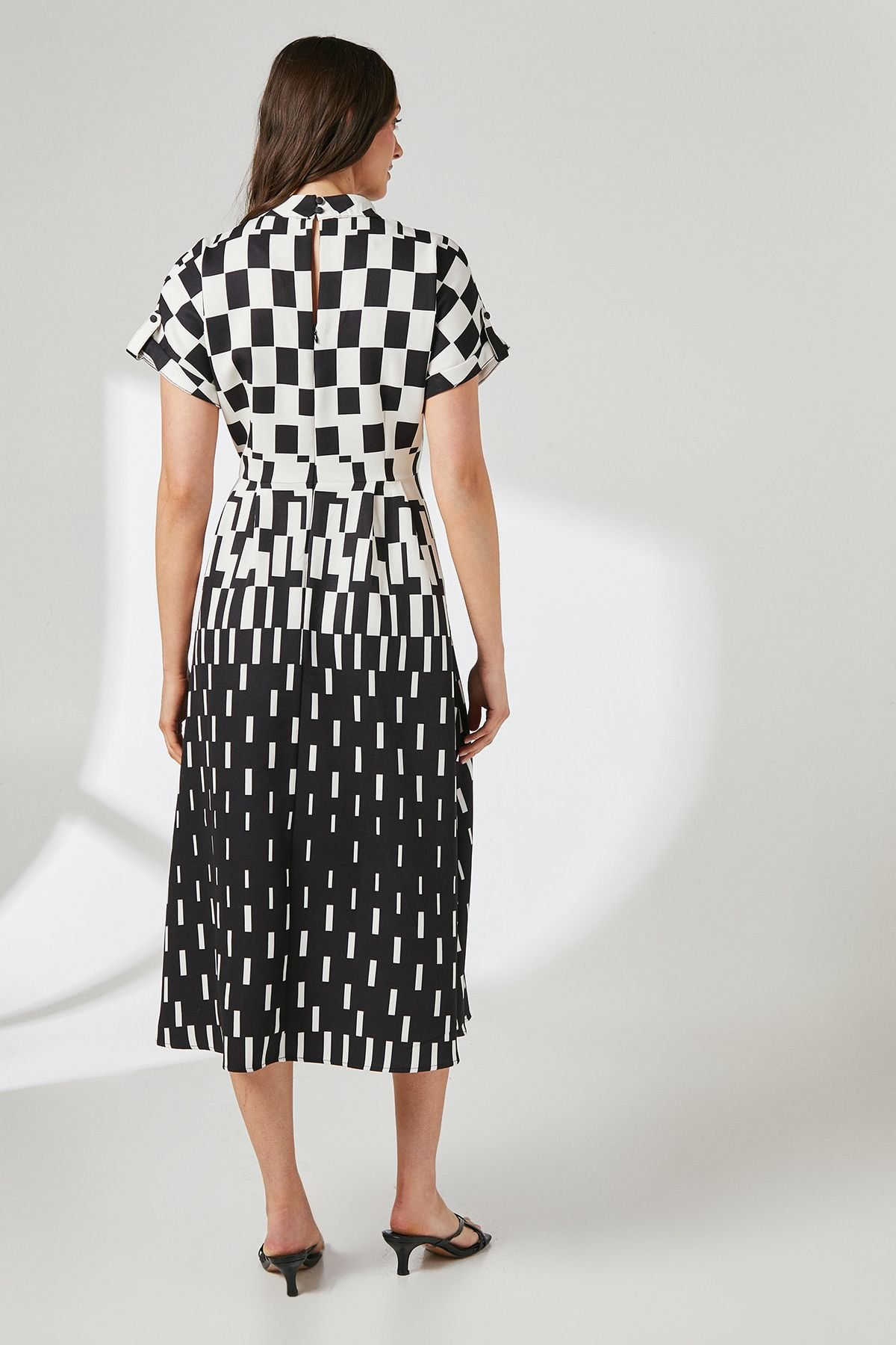 Principles Principles Women's Geo Print High Neck Detail Crepe Midi Dress in Mono - 3